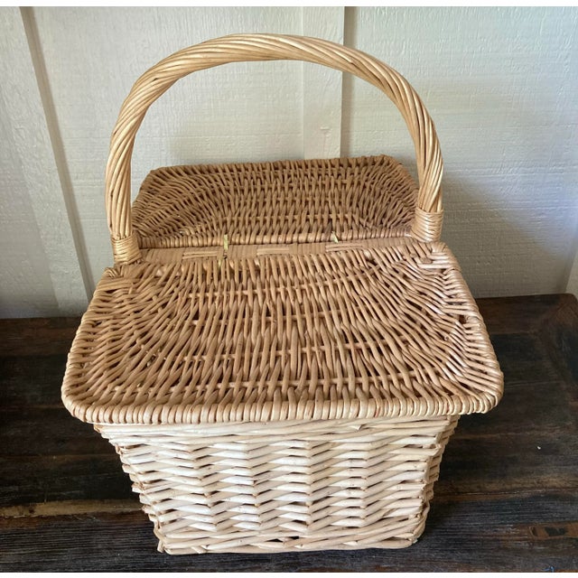 Large Vintage Rattan / Wicker Double Lid Picnic Basket for Farmhouse, Coastal, Rustic European, Cottagecore and Traditional Decor For Sale - Image 4 of 5