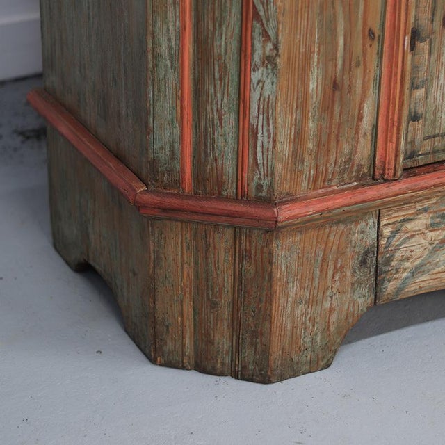 Early 19th Century Large Rustic Farmhouse Folk Art Painted Bridal Cabinet dated 1806 For Sale - Image 5 of 18