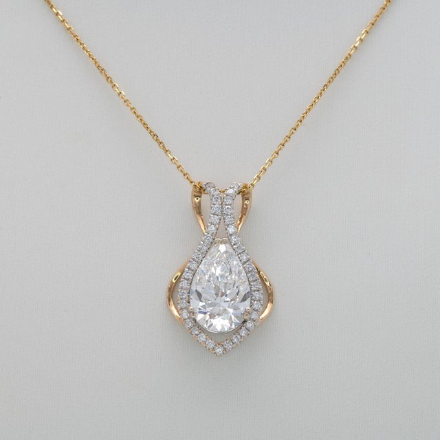 2020s Igi Certified 3.3Ct Lab Diamond Pendant With Natural Diamond Accents: 14k Gold For Sale - Image 5 of 10