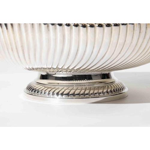Italian 925 Sterling Silver Gilt Interior Centerpiece Bowl from Ventrella, Roma, 1970 For Sale - Image 4 of 7