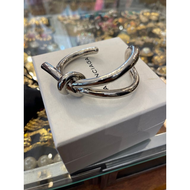 Hermès Éperon D’or 1989 Gavroche Silk Scarf Designed by Henry D’Origny For Sale - Image 10 of 10