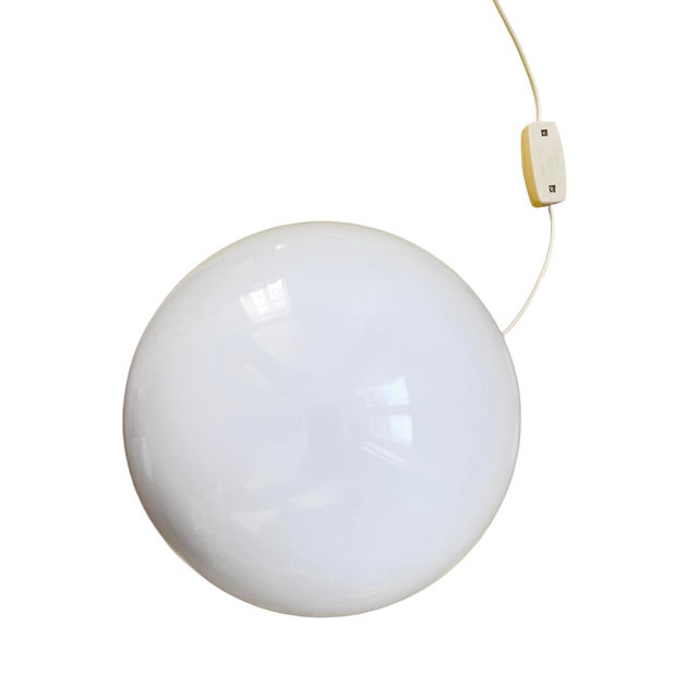 Mid-Century Modern White, Spherical Space Age Table Lamp, Poland 1980s. For Sale - Image 3 of 12