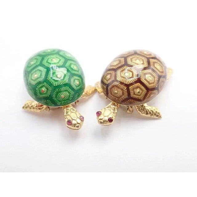 Boucheron 1960s Boucheron France Yellow Gold Enamel Set of Two Turtle Brooches For Sale - Image 4 of 12