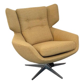 1960s Scandinavian Modern Wingback Egg Swivel Lounge Chair For Sale