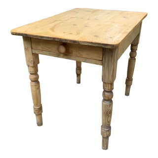 19th Century English Pine Table For Sale