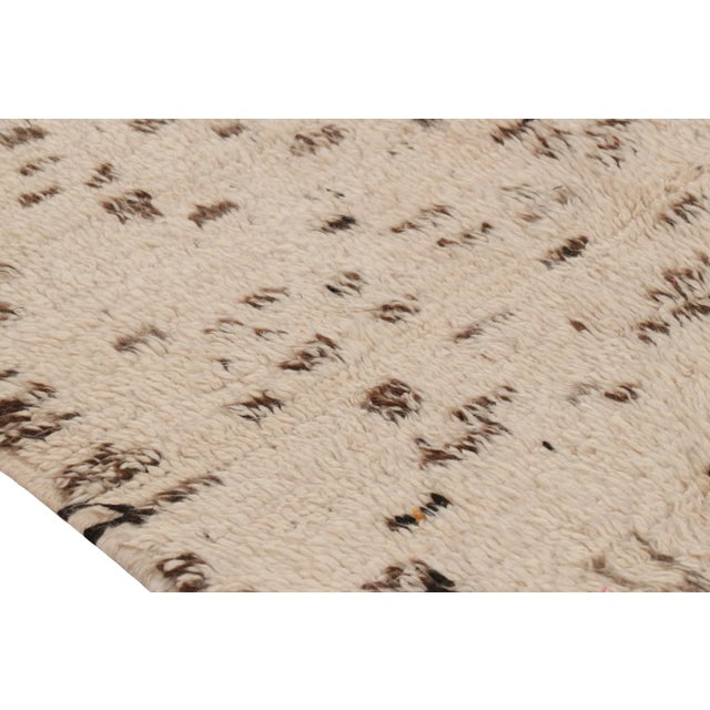 Vintage Moroccan Runner Rug in Cream With Brown Geometric Patterns - Rug & Kilim For Sale In New York - Image 6 of 8
