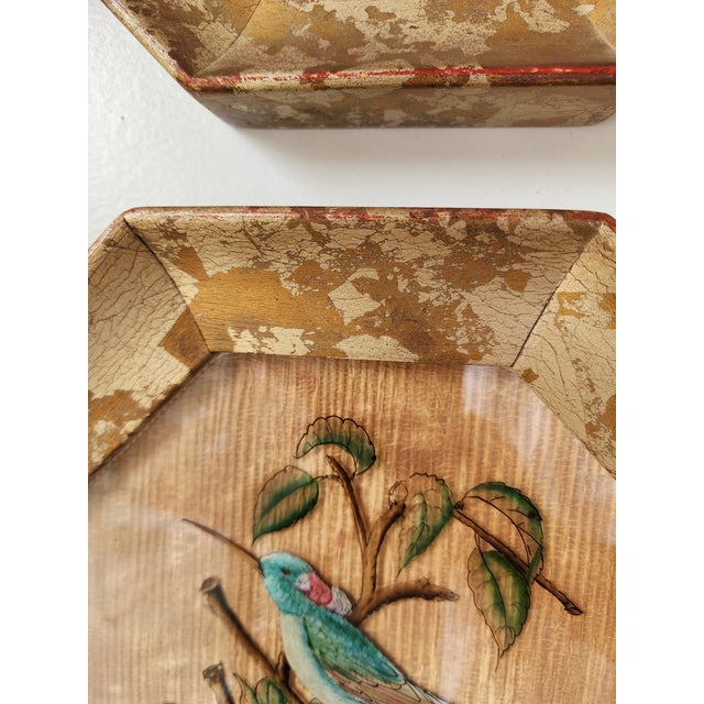 A Pair of Chinoiserie Style Hummingbird Verre Eglomise Paintings - Signed For Sale - Image 10 of 13
