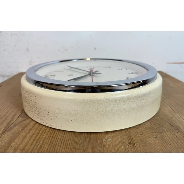 Vintage Industrial Beige Wall Clock from NUFA, 1960s For Sale - Image 14 of 18