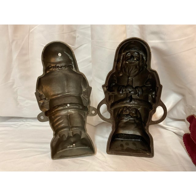 Traditional 1940s Griswold Cast Iron Santa Cake Mold For Sale - Image 3 of 4