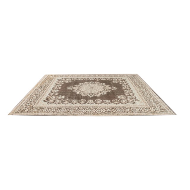 Early 20th Century Vintage Medallion Wool Rug For Sale - Image 11 of 12