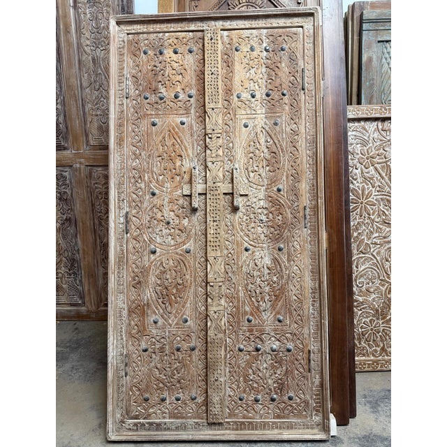Antique Indian Hand-Carved Double Doors – Rustic Farmhouse Teak Wood Architectural Salvage For Sale In Orlando - Image 6 of 7