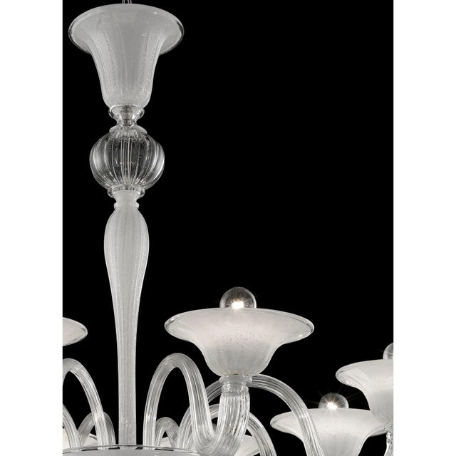 Linear Transparent and White with Silver-Leaf Murano Glass Chandelier by Simoeng For Sale - Image 4 of 7