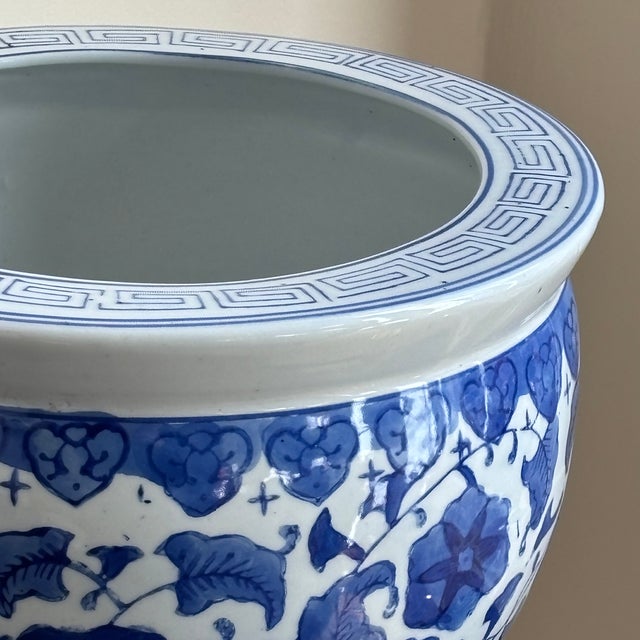 Chinoiserie 1980s Petite Chinoiserie Fishbowl Style Porcelain Cachepot / Planter For Sale - Image 3 of 12