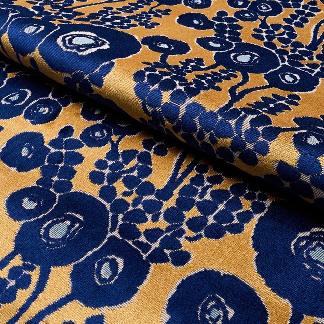 2020s SAMPLE - Schumacher Emelie Velvet Fabric In Sapphire & Gold For Sale - Image 5 of 5
