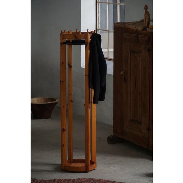 Danish Modern Brutalist Round Coat Stand in Pine, 1970s For Sale - Image 6 of 17
