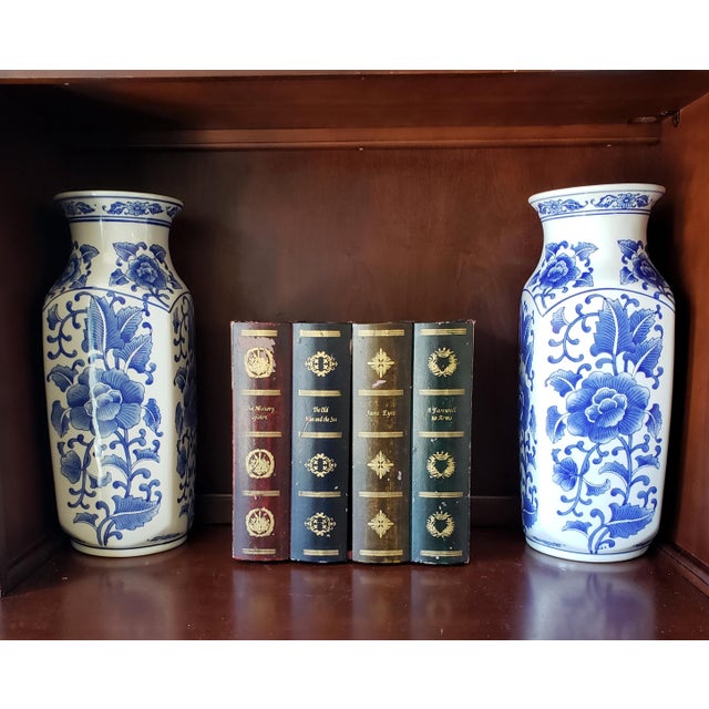 Late 20th Century Large Vintage Botanical Chinoiserie Blue and White Hexagonal Vases - A Pair For Sale - Image 5 of 10