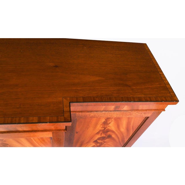 Vintage Late 20th Century Flame Mahogany Sideboard from William Tillman, 1980s For Sale - Image 10 of 18