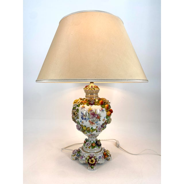 1920s Baroque-Style Table Lamp from Sitzendorf Porcelain Factory, 1890s For Sale - Image 5 of 18
