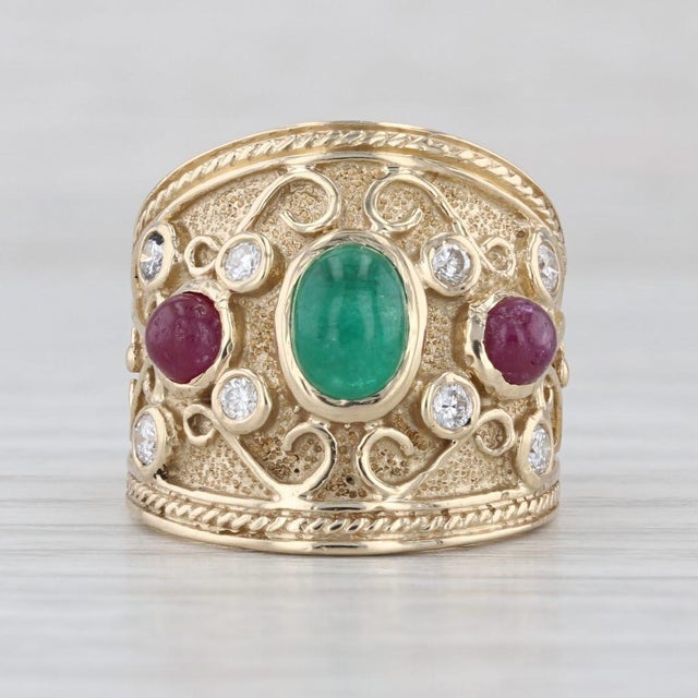 Modern Vintage Ornate Emerald Ruby Diamond Ring 14k Yellow Gold Size 6.25 For Sale - Image 3 of 8
