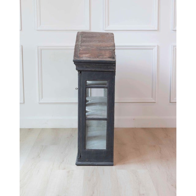 Gustavian (Swedish) 18th Century Swedish Gustavian Hanging Cupboard, Glass & Wood, Painted For Sale - Image 3 of 10