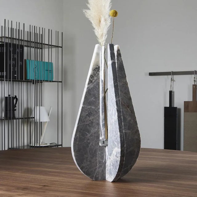 Drop in pecos marble in the vase variant h. 50 cm is a vase that contains the strength of marble and the lightness of a...