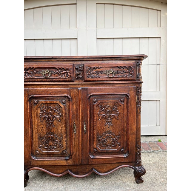 Antique French Louis XV Buffet Sideboard Cabinet Carved Oak Server C1920 For Sale - Image 15 of 18
