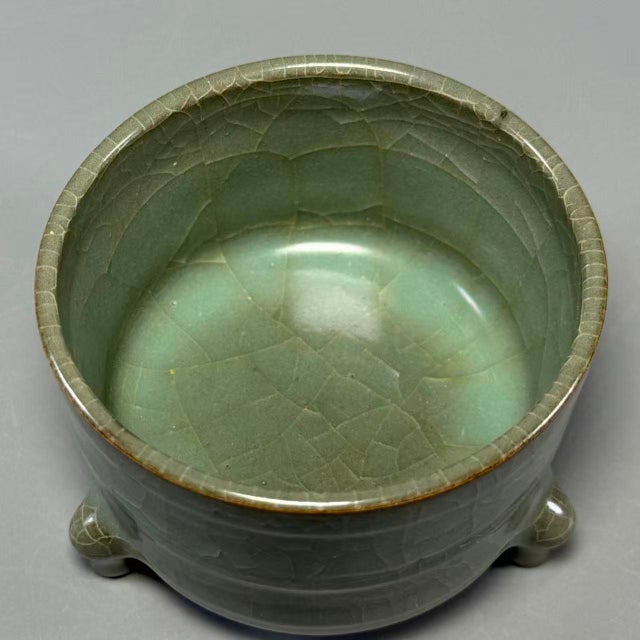 Chinese Chinese Celadon Tripod Censer, Elegant Crackle‑Glaze Ribbed Collectible Vessel For Sale - Image 3 of 7