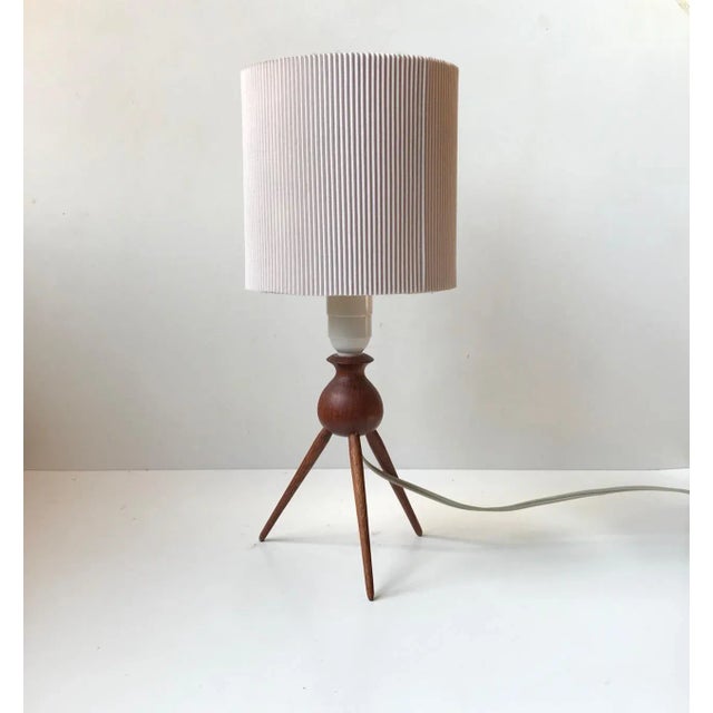 Mid-Century Teak Tripod Table Lamp by Severin Hansen for Haslev Møbelsnedkeri, 1960s For Sale - Image 6 of 9