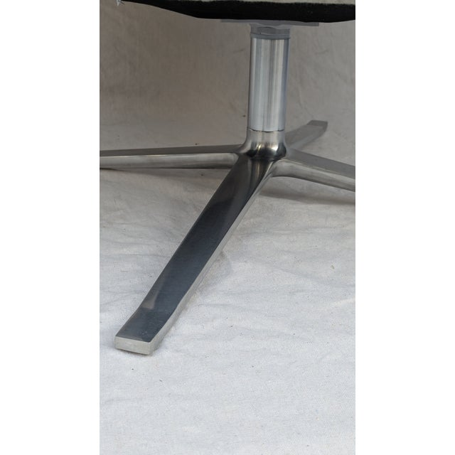 Metal Coalesse Bob Swivel Lounge Chair by PearsonLloyd For Sale - Image 7 of 9