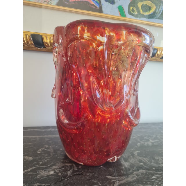 1950s Art Glass Murano Ruby Red Rubino Vase with Bullicante, Aventurina Gold Dust and Applied Morise, Italy, 1950s For Sale - Image 5 of 6