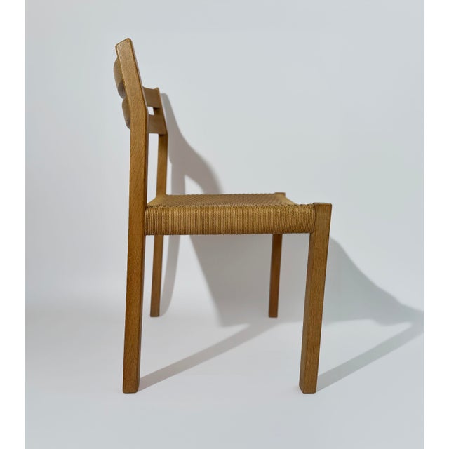1970s Danish Model 401 Dining Chairs in Oak with Papercord Seats by J.H. Møller for J.L. Møllers, Denmark, 1970s, Set of 4 For Sale - Image 5 of 11