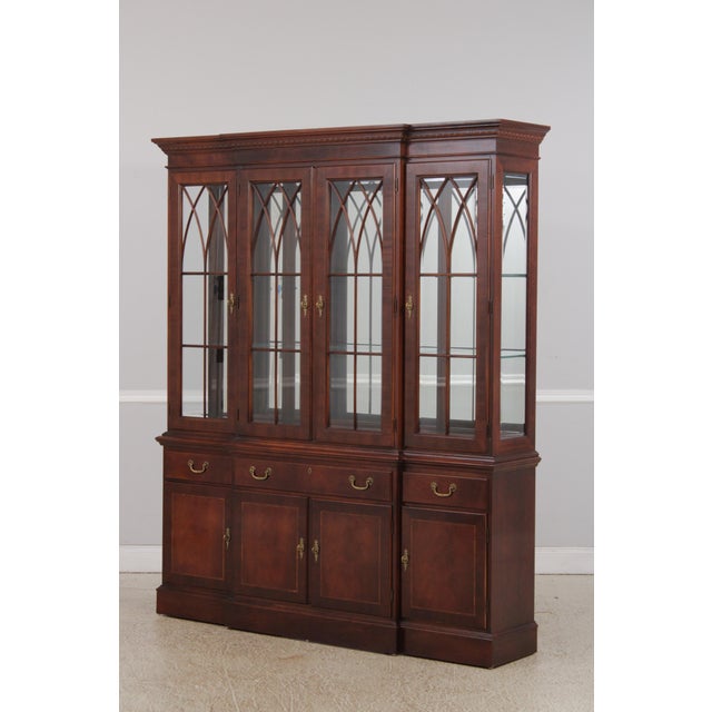 Traditional Ethan Allen Mahogany Breakfront China Cabinet For Sale - Image 3 of 18