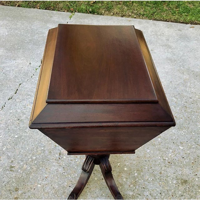 Cellarette, 19th Century English Regency Period Wine Server in Mahogany For Sale - Image 11 of 13