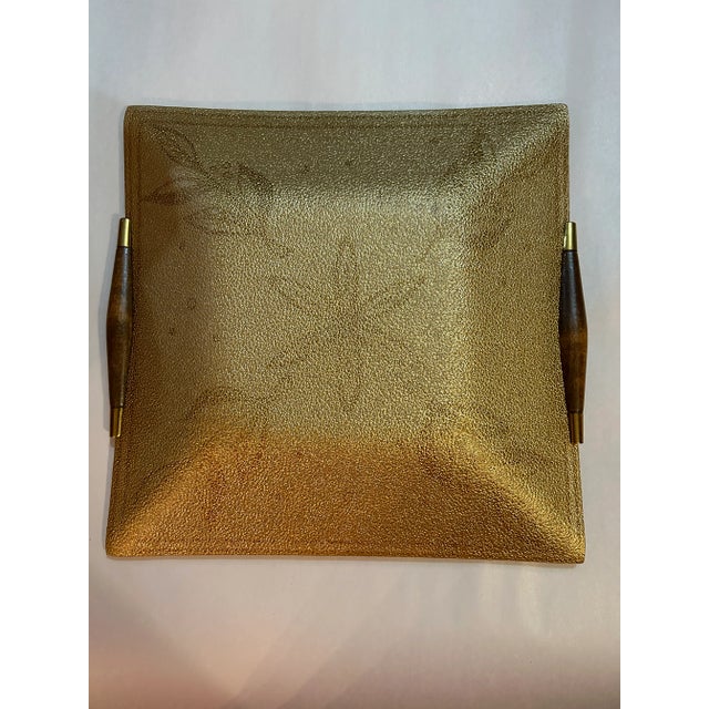 Georges Briard Vintage Glass Serving Tray With Wood Handles & Brass Details For Sale In Saint Louis - Image 6 of 8