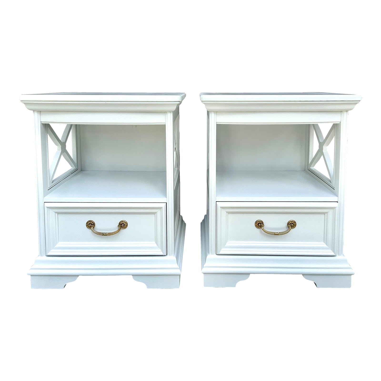 Late 20th Century Vintage Stanley Furniture White Nightstands a Pair