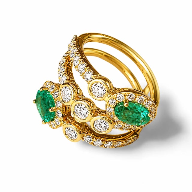 Art Deco Late 20th Century 18K Yellow Gold Emerald Diamond Bypass Cocktail Ring Band, Size 7 For Sale - Image 3 of 4