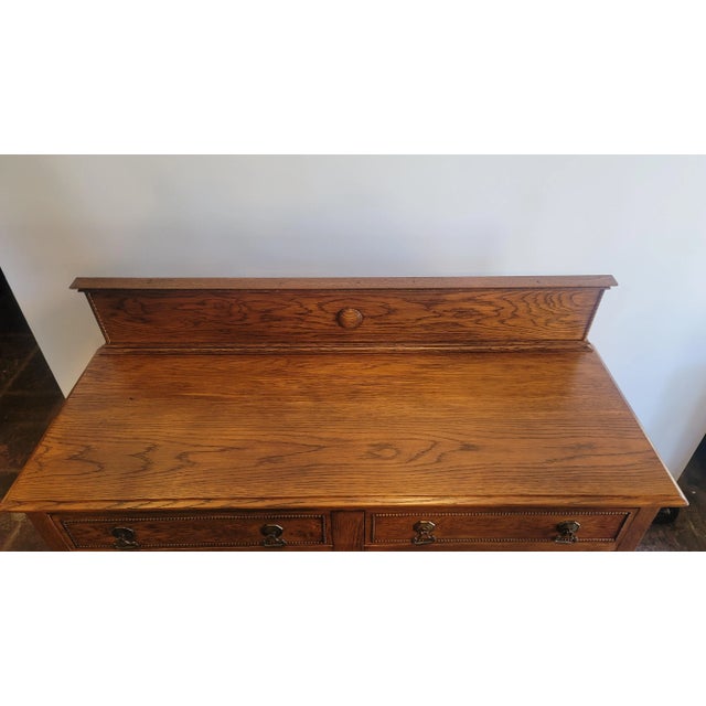 A English Oak Jacobean Barley Twist Buffet, Sideboard, Server from 1890-1925. Honey oak color and very sturdy and clean.