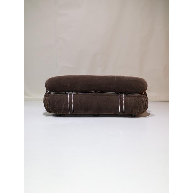 Cassina Soriana 2-Seater Sofa in Original Brown Fabric by Afra & Tobia Scarpa for Cassina, Italy, 1970s For Sale - Image 4 of 18
