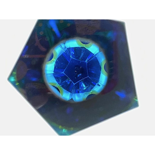 Large Mid-Century Modern Blue, Yellow and Clear Faceted Honeycomb Sommerso Murano Glass Vase attributed to Alessandro Mandruzzato, 1970s For Sale - Image 7 of 17