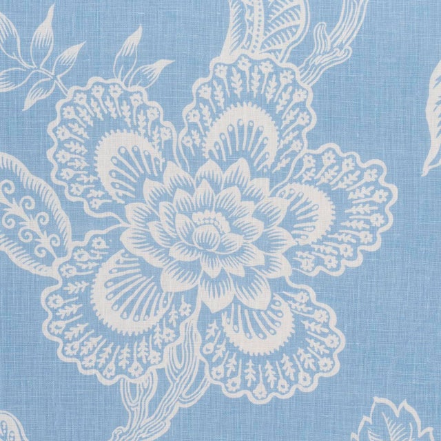Contemporary SAMPLE - Schumacher x Celerie Kemble Hothouse Flowers Silhouette Fabric In Bliss Blue For Sale - Image 3 of 4