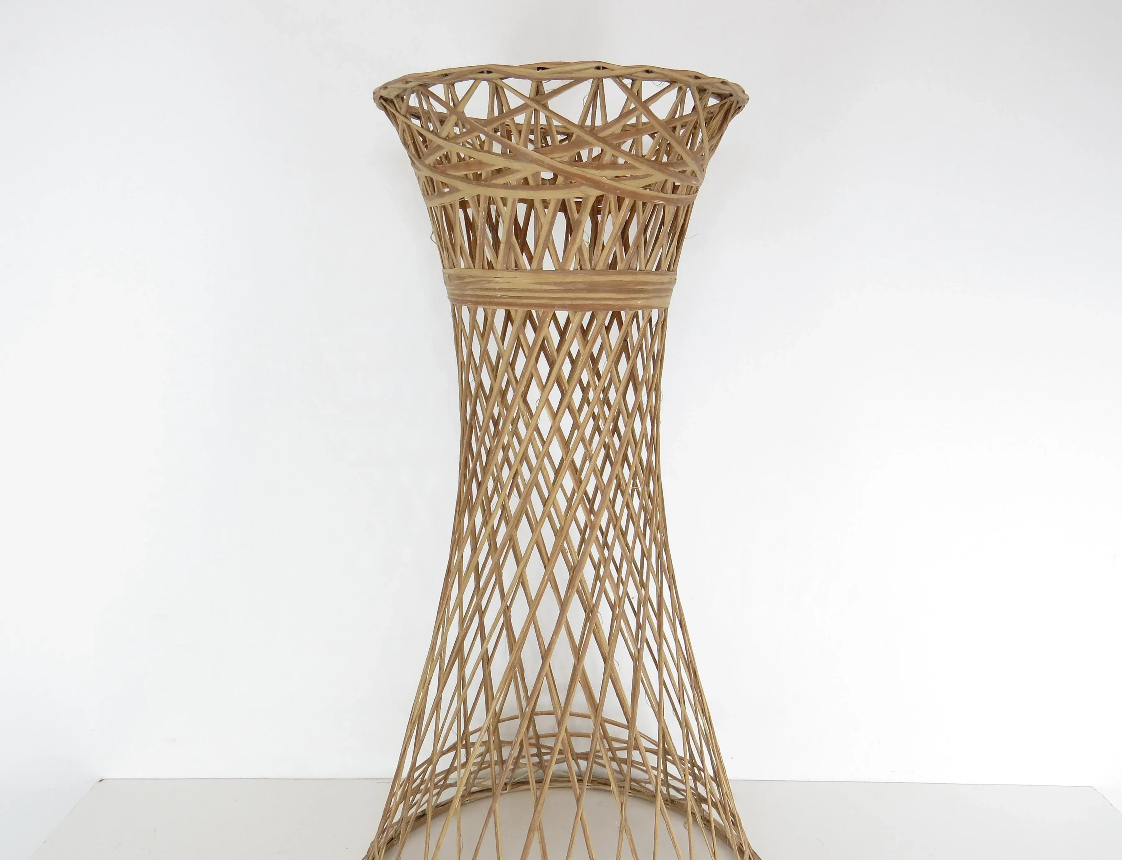 Vintage Russell Woodard Spun Fiberglass Pedestal Plant Stand - Thumbnail 2