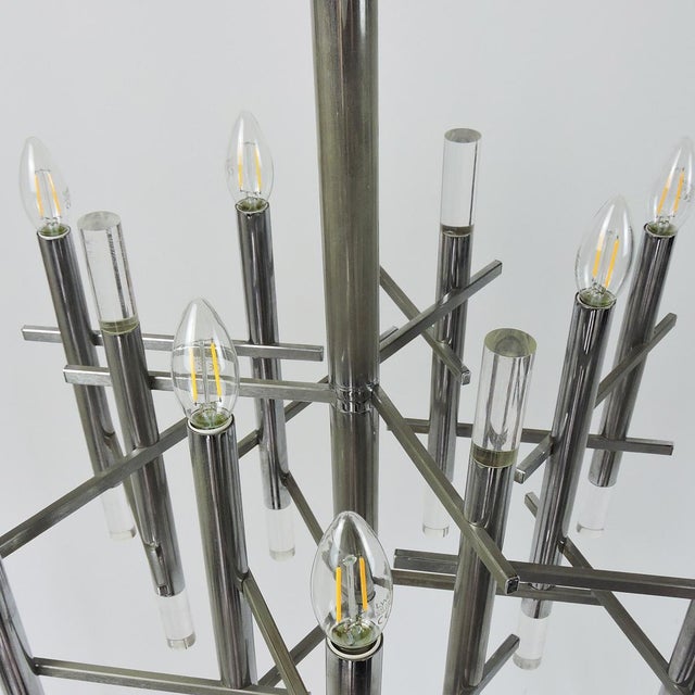 Chrome and Acrylic Glass Chandelier by Sciolari, 1970s For Sale - Image 3 of 14