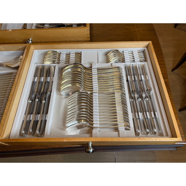 French Silverplate Flatware Set by Guy Degrenne, Set of 127 For Sale - Image 7 of 11