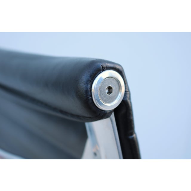 Mid-Century Herman Miller Eames Aluminum Group Black Leather Management Chair For Sale - Image 11 of 12