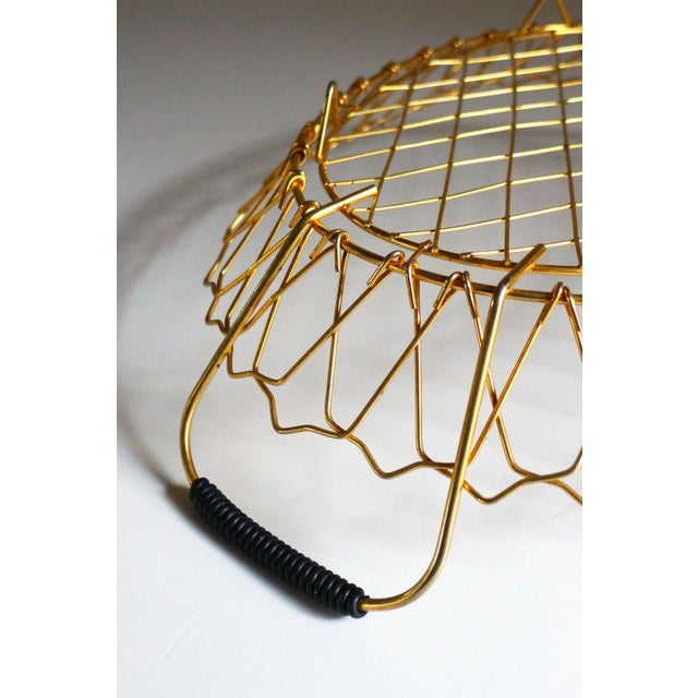 Small Basket in Openwork Metal Wire and Gilded with Fine Gold, 1960s For Sale - Image 4 of 9