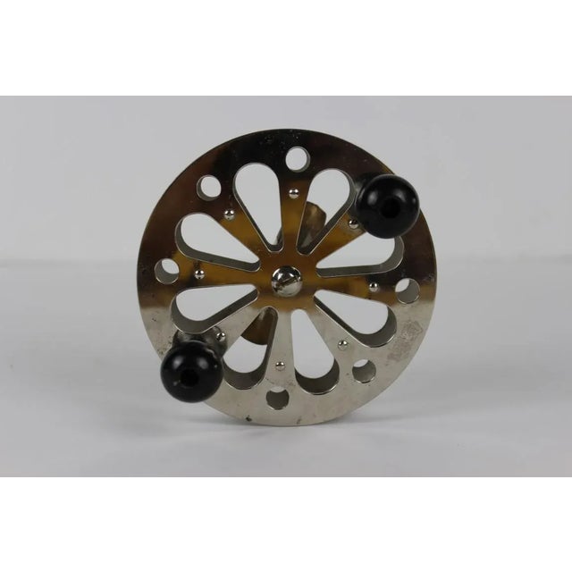 Vintage Fishing Reel in Excellent Condition. Diameter: 5"D