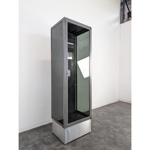 Industrial Display Case in Patinated Metal, in Very Good conditions.