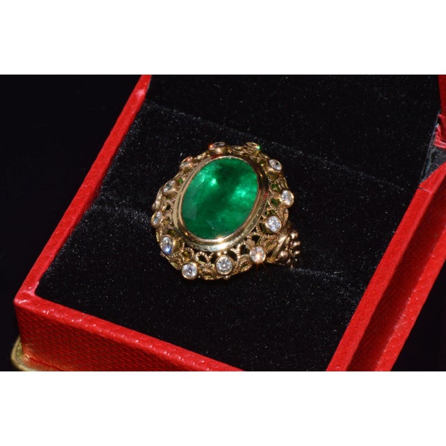 Certified Natural 7.32cts Emerald Diamond 18k Solid Gold Filigree Cocktail Dome Ring, Size 6.75 For Sale - Image 10 of 11