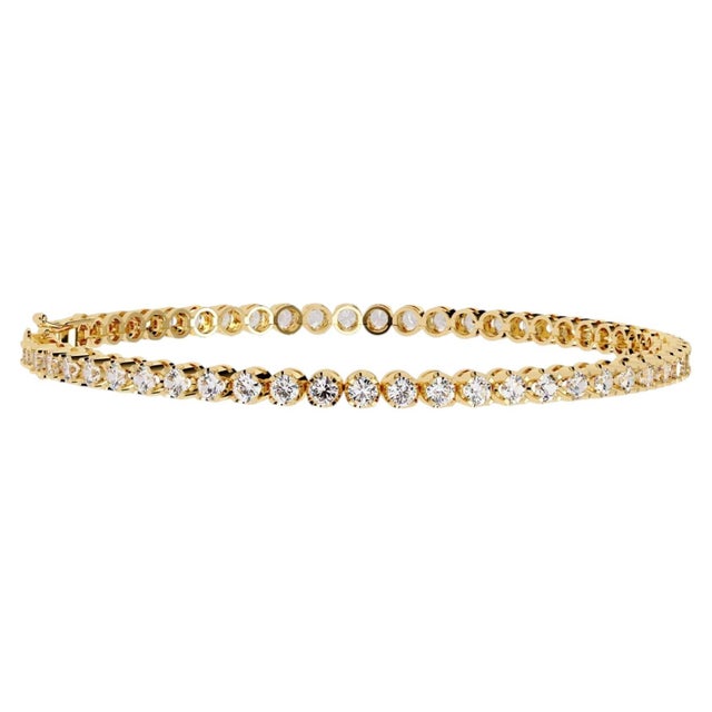 New 3.70ct Diamond Tennis Bracelet in 18k Gold For Sale In New York - Image 6 of 8