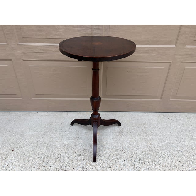 1938 American Museum Collection Federal Mahogany Tilt-Top Table With Eagle Inlay For Sale - Image 15 of 17
